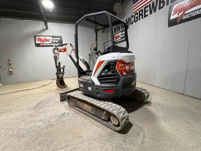 Image of Bobcat E35 equipment image 2