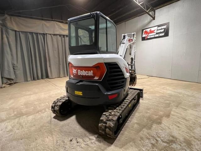 Image of Bobcat E35 equipment image 4