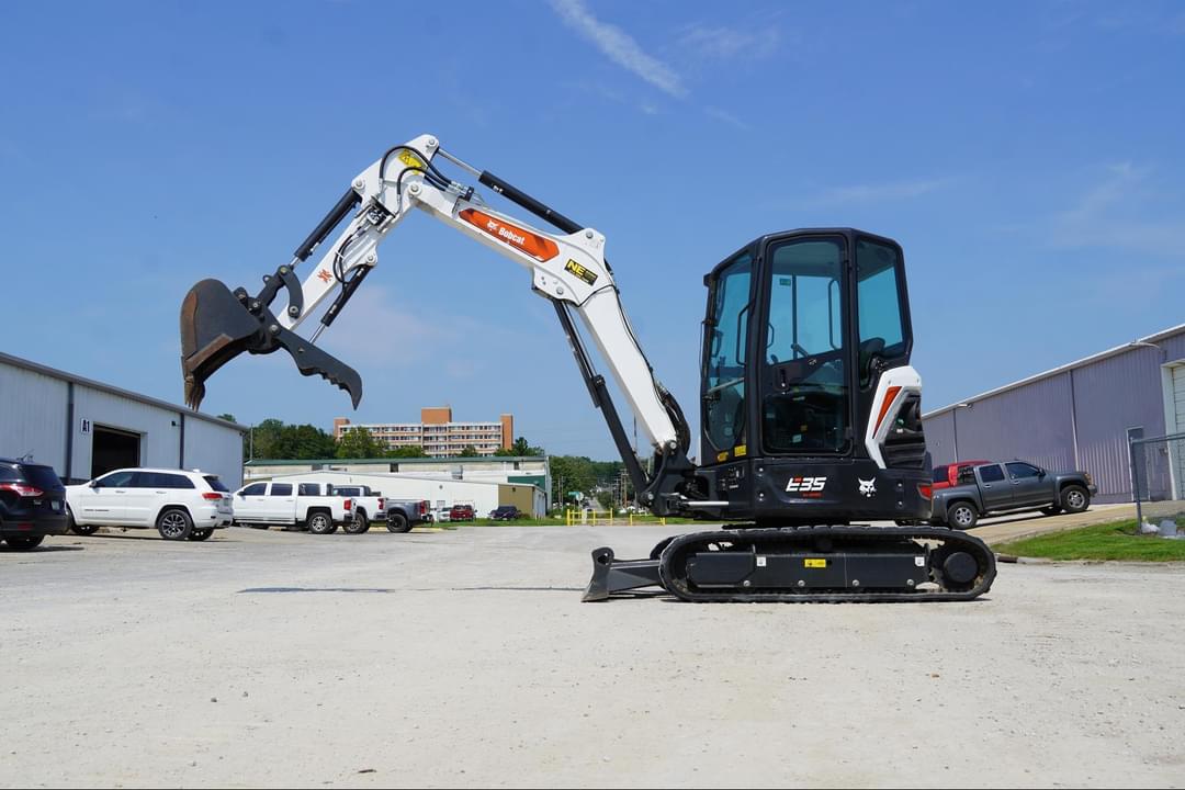 Image of Bobcat E35 Primary image
