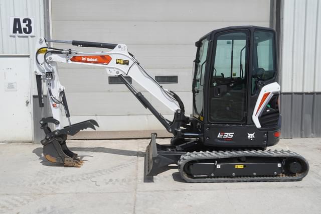 Image of Bobcat E35 equipment image 1