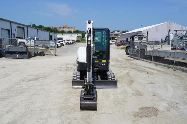 Image of Bobcat E35 equipment image 3