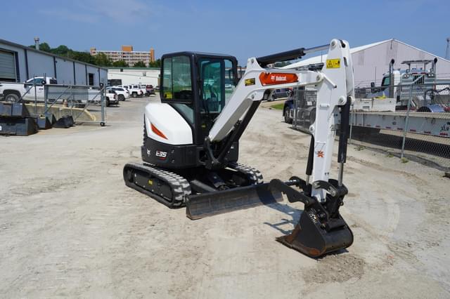 Image of Bobcat E35 equipment image 4