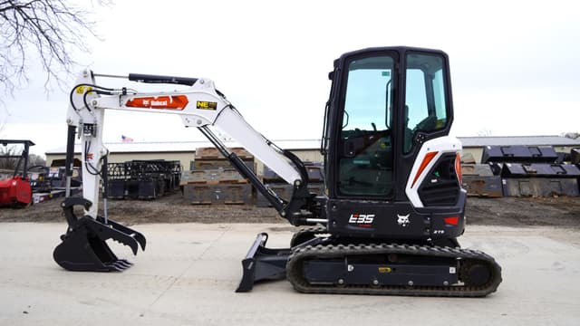 Image of Bobcat E35 R2 equipment image 1