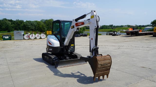 Image of Bobcat E35 R2 equipment image 2
