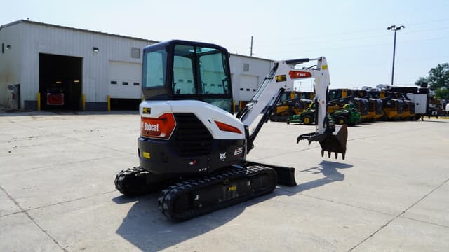 Image of Bobcat E35 R2 equipment image 4
