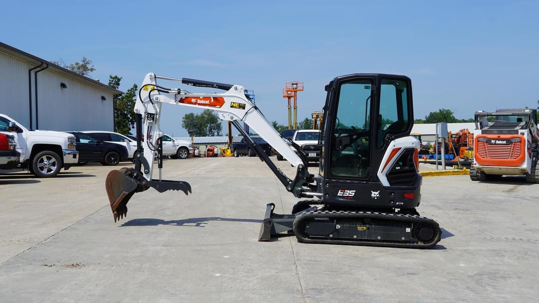 Image of Bobcat E35 Primary image