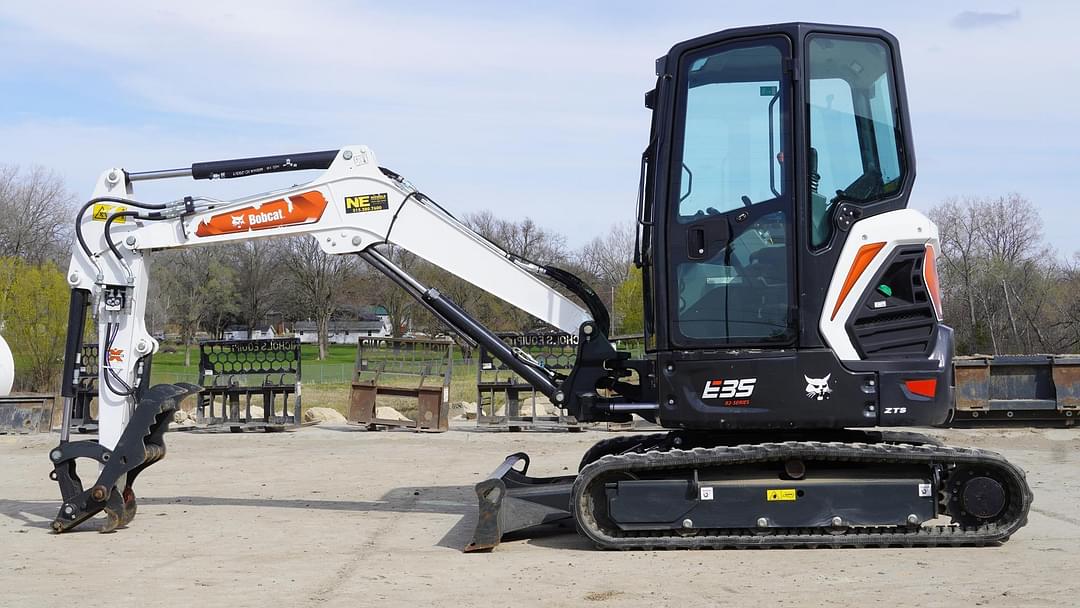 Image of Bobcat E35 Primary image