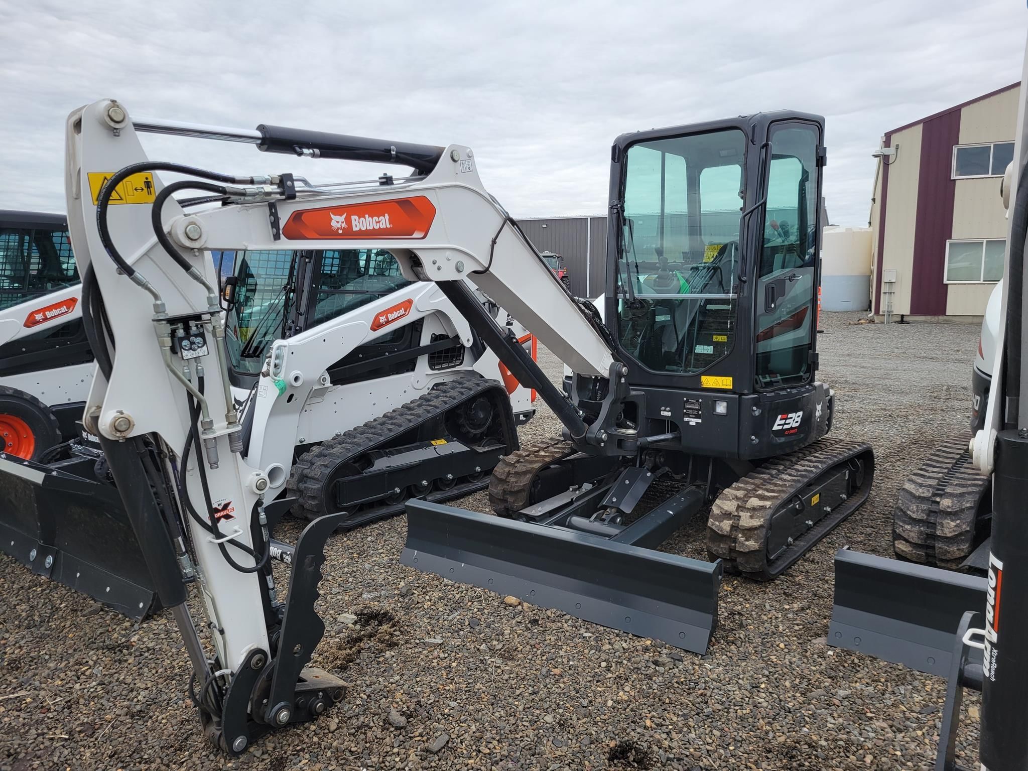 Main image Bobcat E38