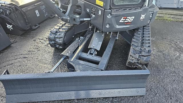 Image of Bobcat E38 equipment image 3