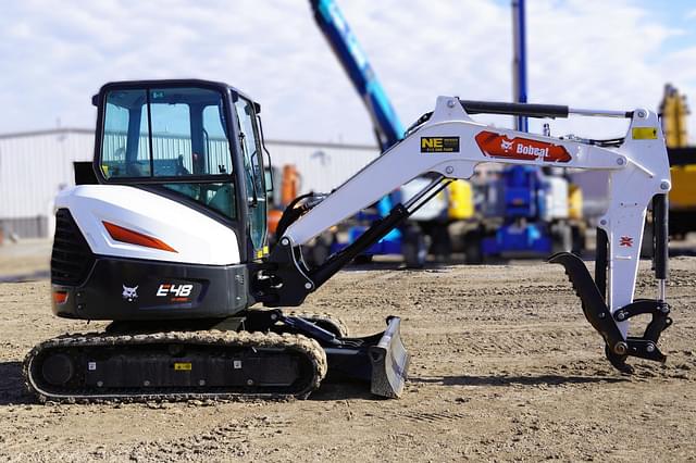 Image of Bobcat E48 equipment image 4