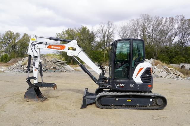 Image of Bobcat E55 equipment image 2