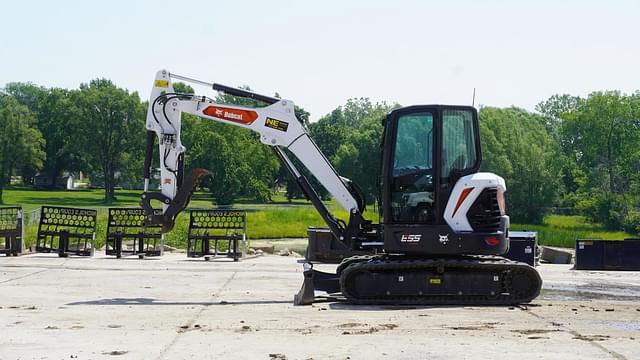Image of Bobcat E55 equipment image 2