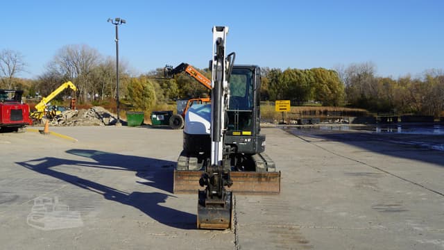 Image of Bobcat E55R2 equipment image 3