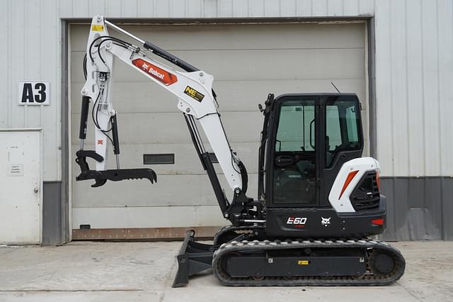 Image of Bobcat E60 equipment image 1