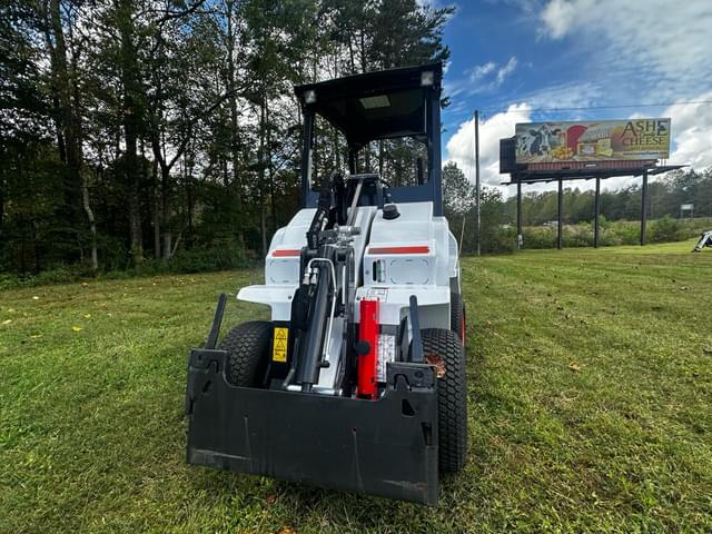 Image of Bobcat L23 equipment image 3