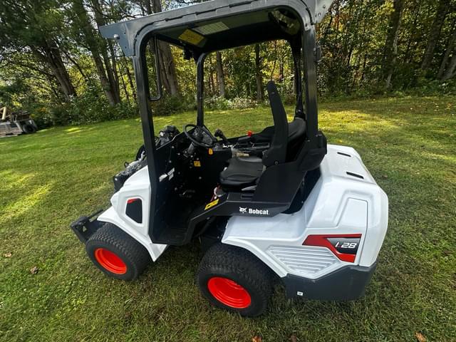 Image of Bobcat L28 equipment image 1