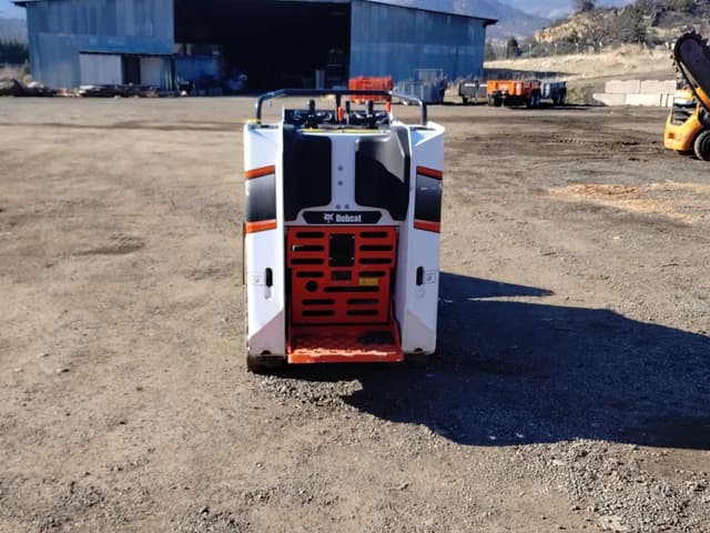 Image of Bobcat MT100 equipment image 3
