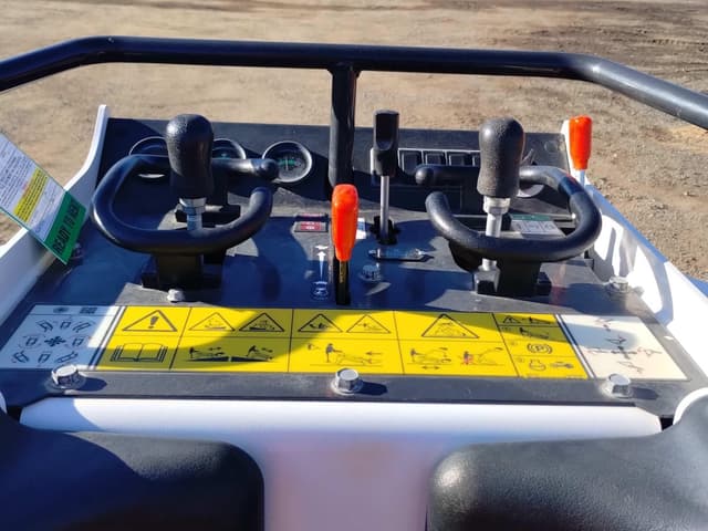 Image of Bobcat MT100 equipment image 4