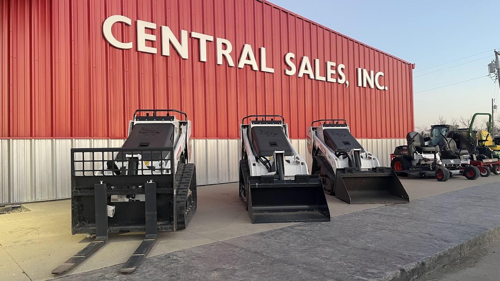 2024 Bobcat MT100 Equipment Image0