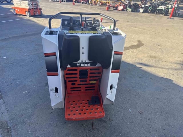 Image of Bobcat MT100 equipment image 3