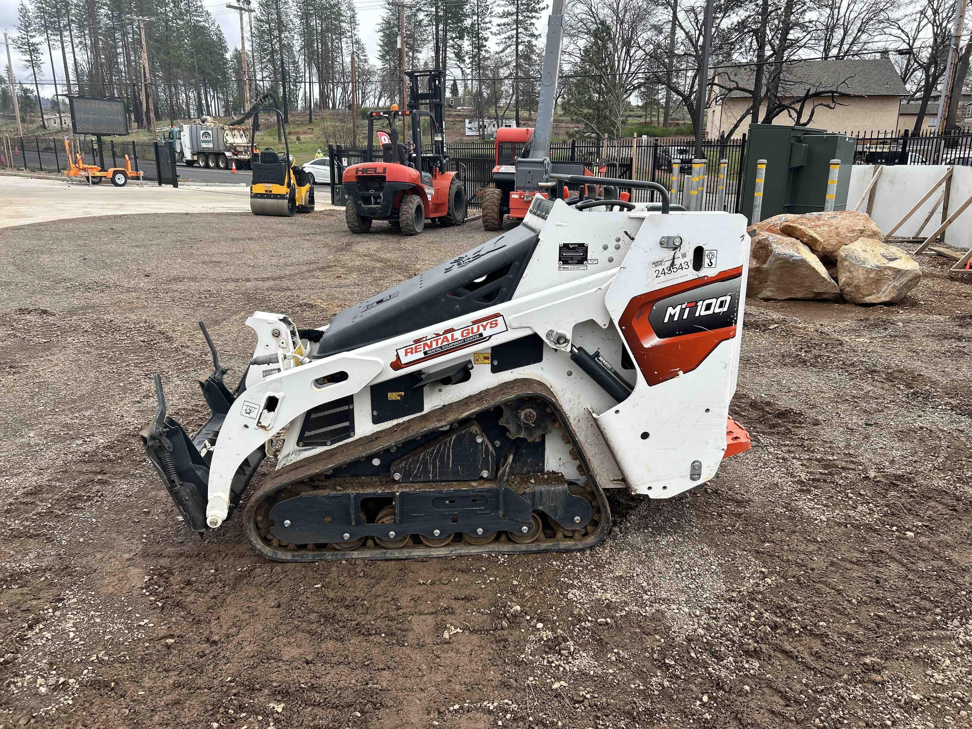 2024 Bobcat MT100 Equipment Image0