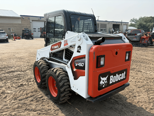 Image of Bobcat S450 equipment image 2