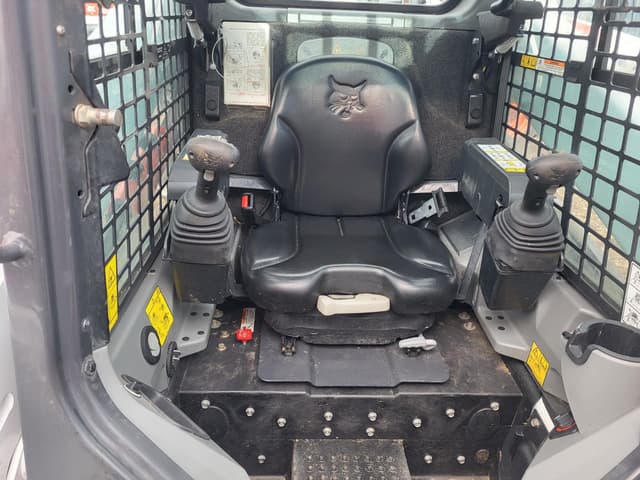 Image of Bobcat S590 equipment image 4