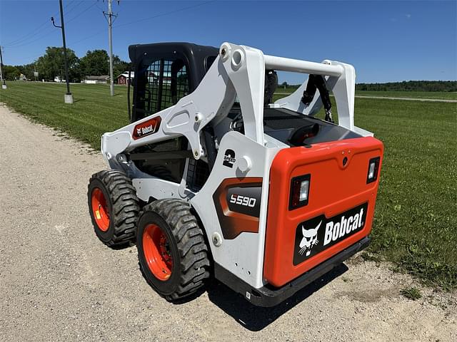 Image of Bobcat S590 equipment image 2