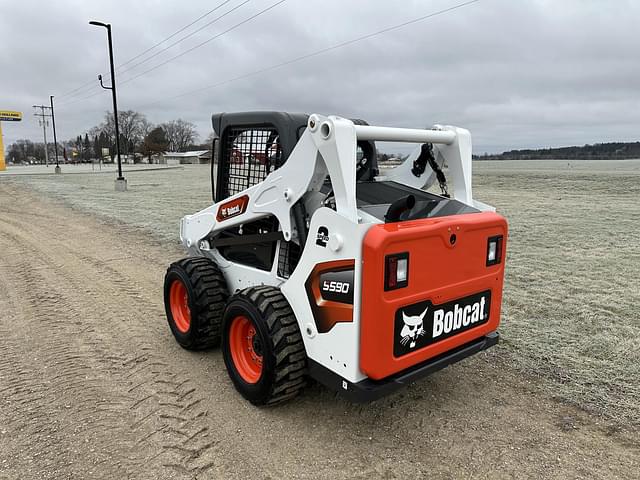 Image of Bobcat S590 equipment image 2