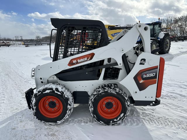 Image of Bobcat S590 equipment image 1