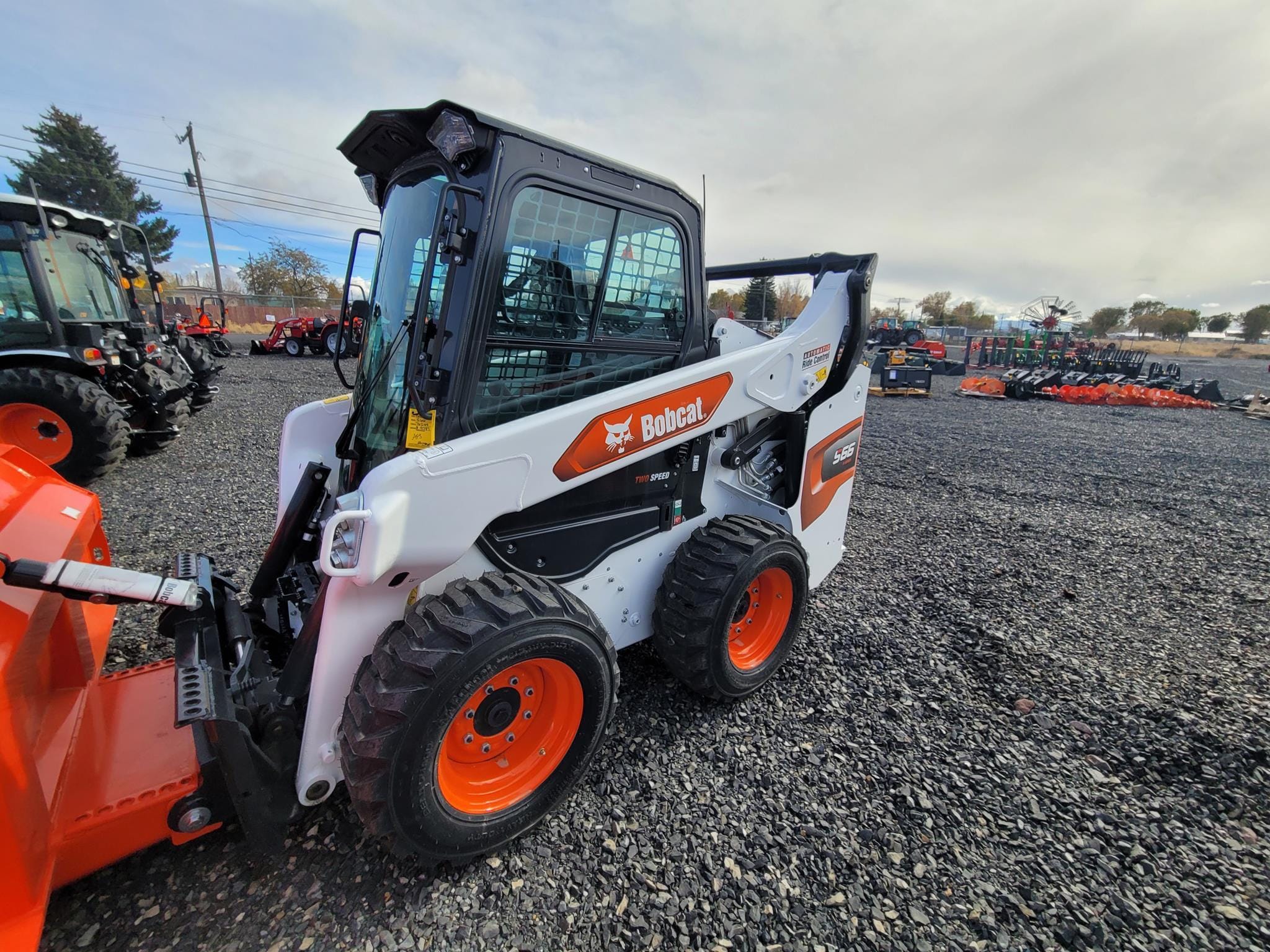 Main image Bobcat S66
