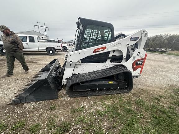 Image of Bobcat S740 equipment image 2