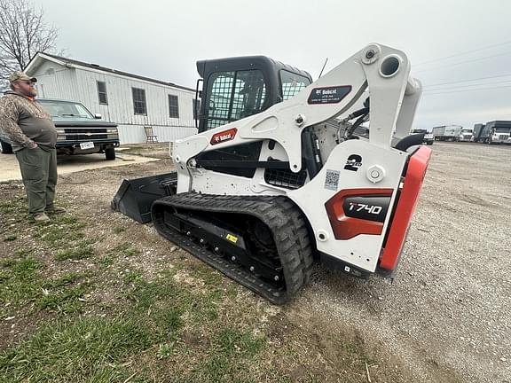 Image of Bobcat S740 equipment image 3