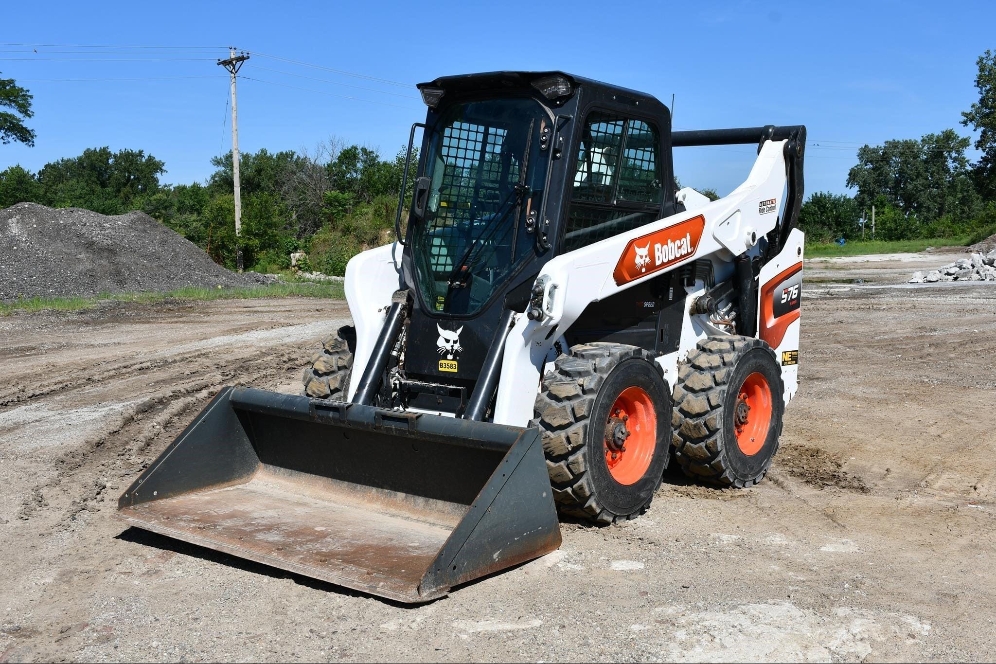 2024 Bobcat S76 Equipment Image0