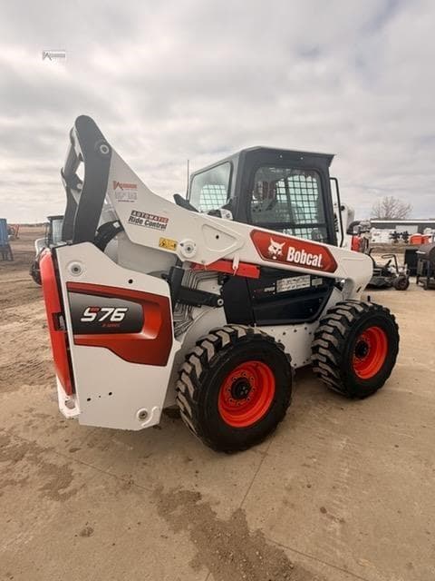 Image of Bobcat S76 equipment image 2