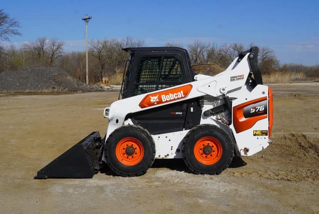 Image of Bobcat S76 equipment image 1