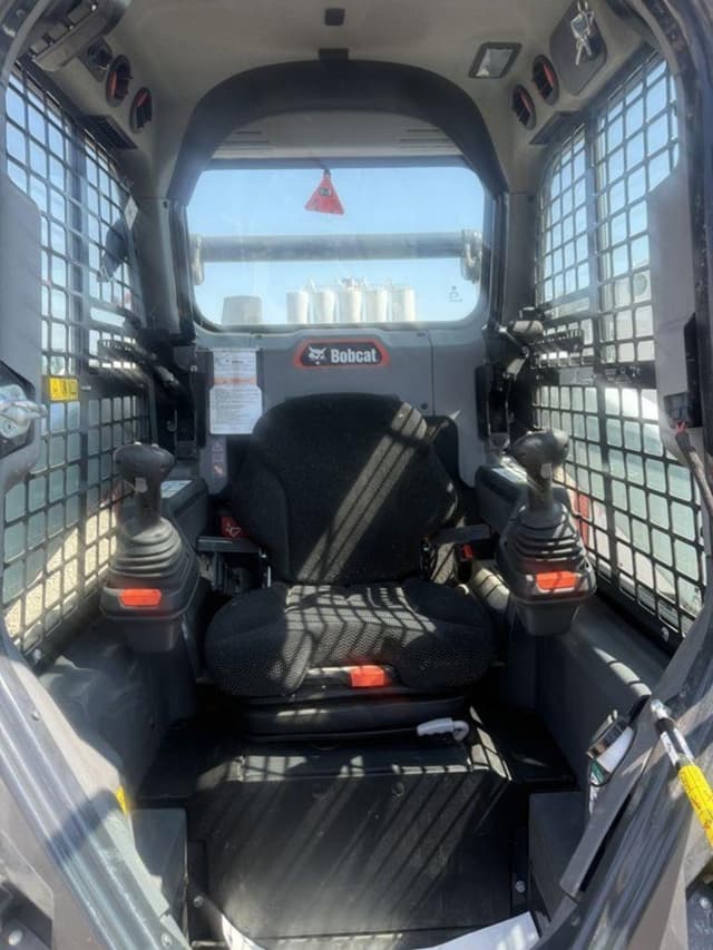 Image of Bobcat S76 equipment image 4