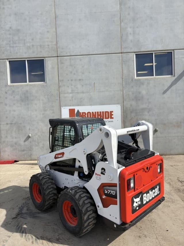 Image of Bobcat S770 equipment image 2