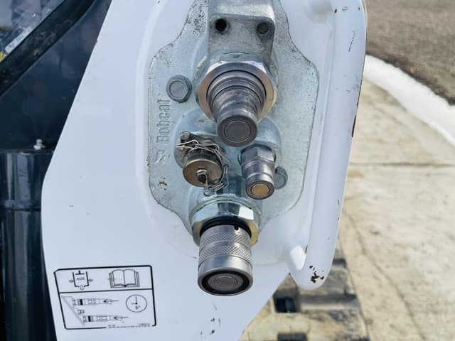 Image of Bobcat T595 equipment image 2