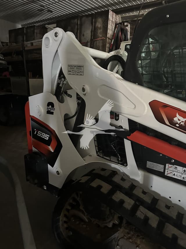 Image of Bobcat T595 equipment image 2