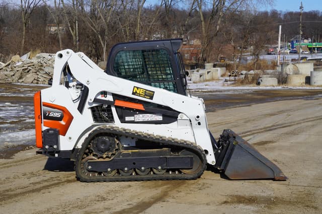 Image of Bobcat T595 equipment image 4