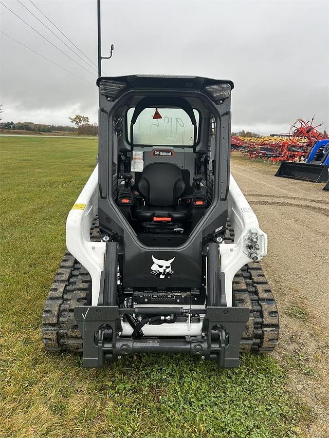 Image of Bobcat T62 equipment image 3