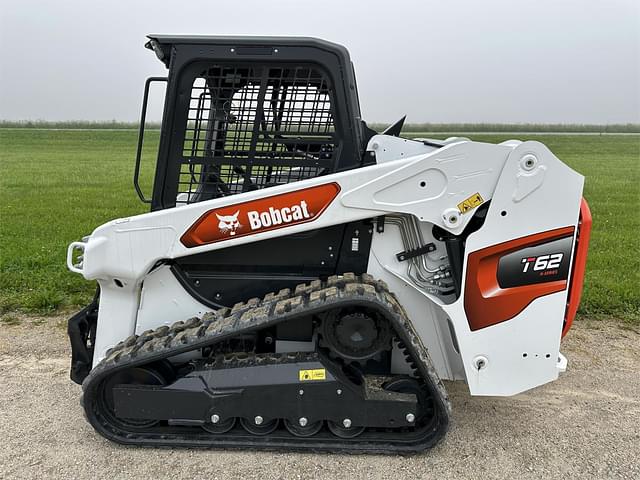 Image of Bobcat T62 equipment image 1