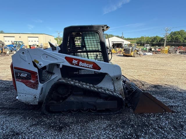 Image of Bobcat T62 equipment image 4