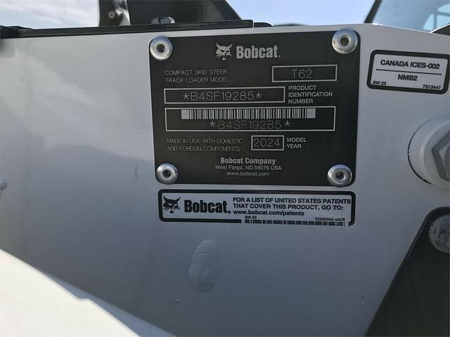 Image of Bobcat T62 equipment image 4