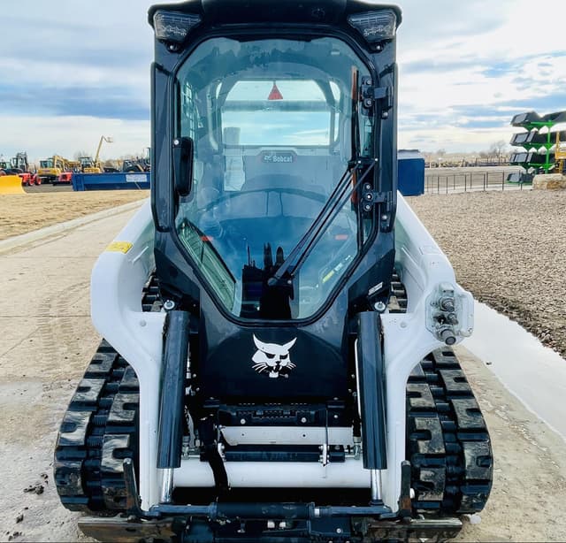 Image of Bobcat T64 equipment image 1