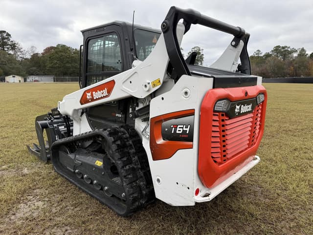 Image of Bobcat T64 equipment image 2