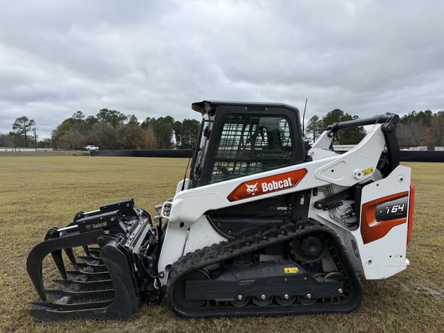 Image of Bobcat T64 equipment image 1