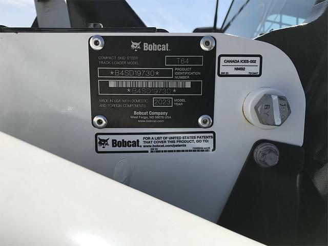 Image of Bobcat T64 equipment image 4