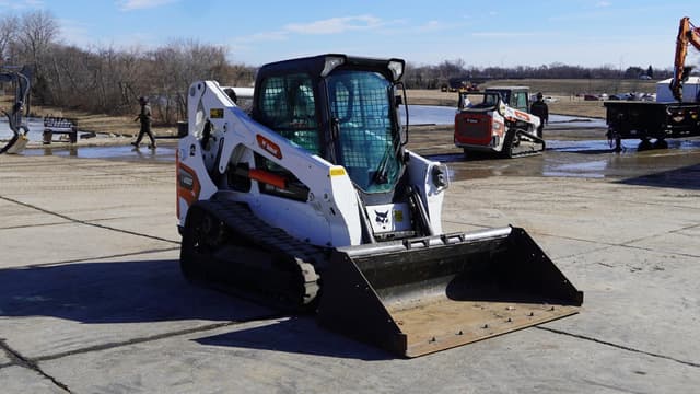 Image of Bobcat T650 equipment image 4